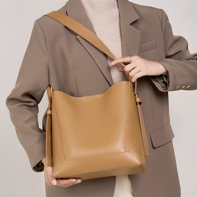 Medium Leather Shoulder Bucket Bag