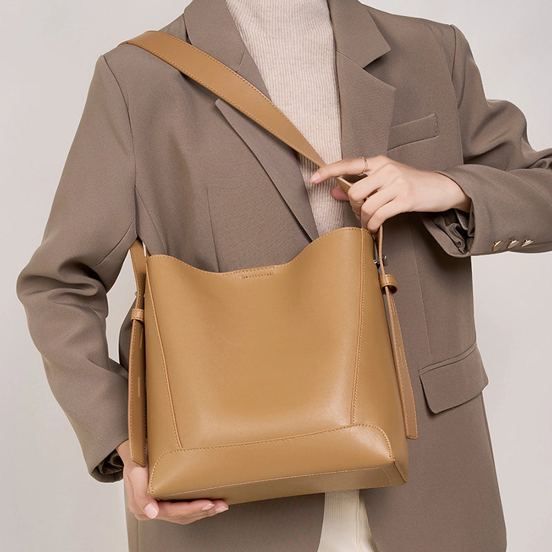 Leather Shoulder Medium Bucket Bag